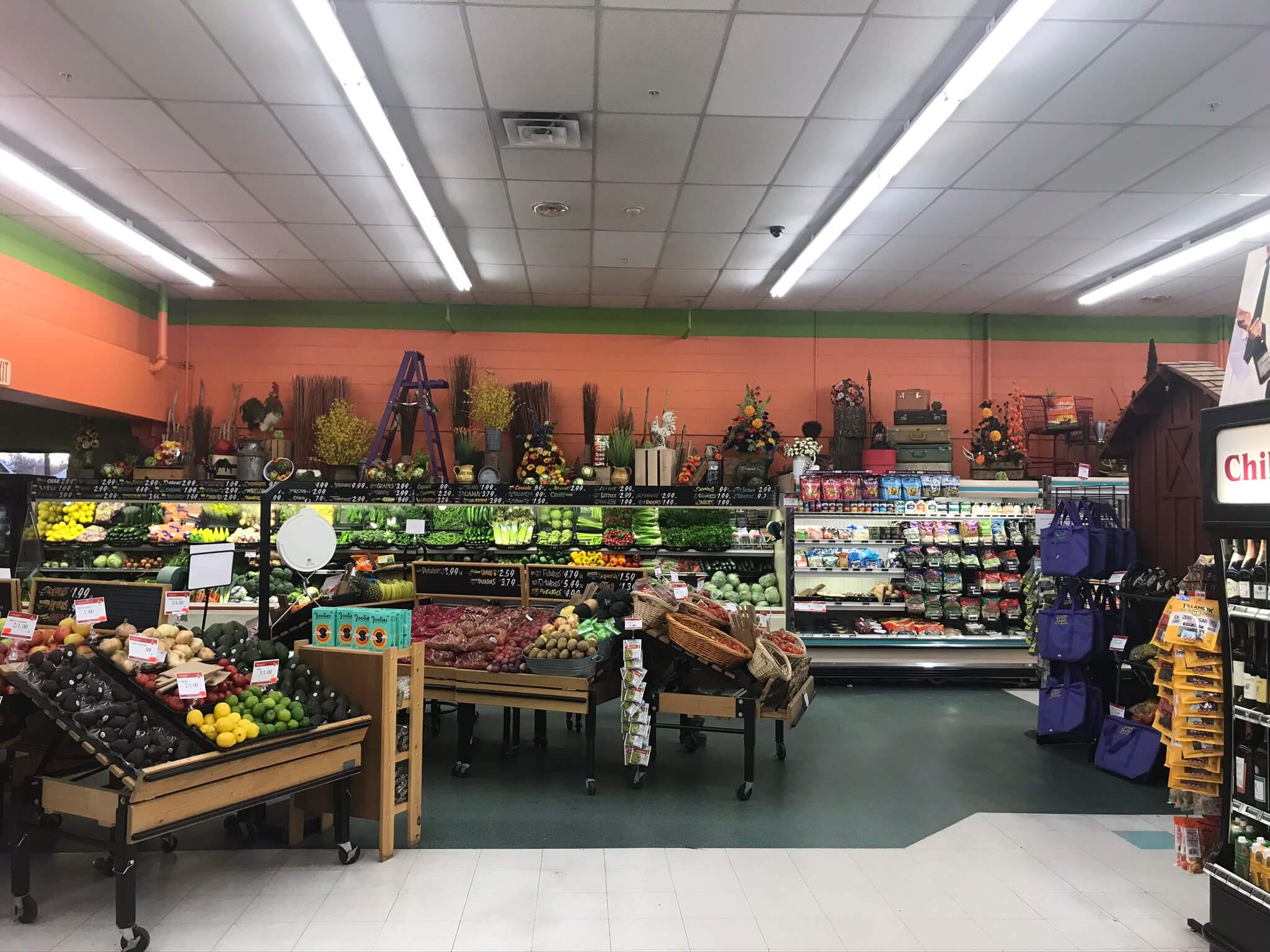 Oliver Lemons Unique Grocery Store in Terrebonne, Oregon